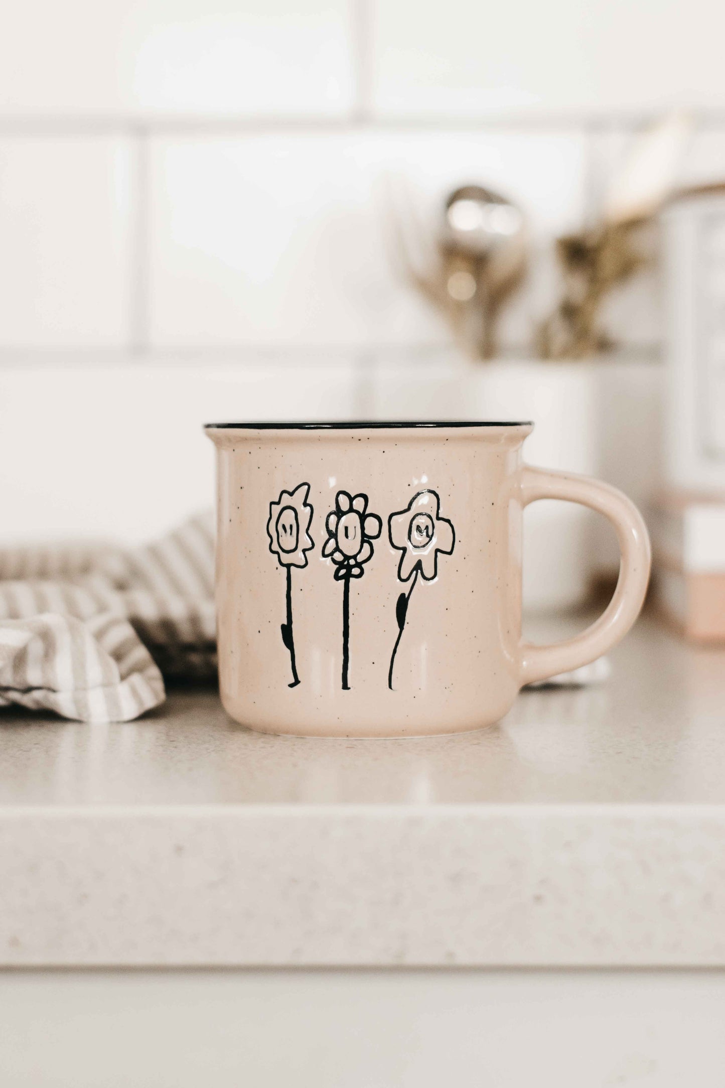 MUG: Mum (Hand drawn Flower)