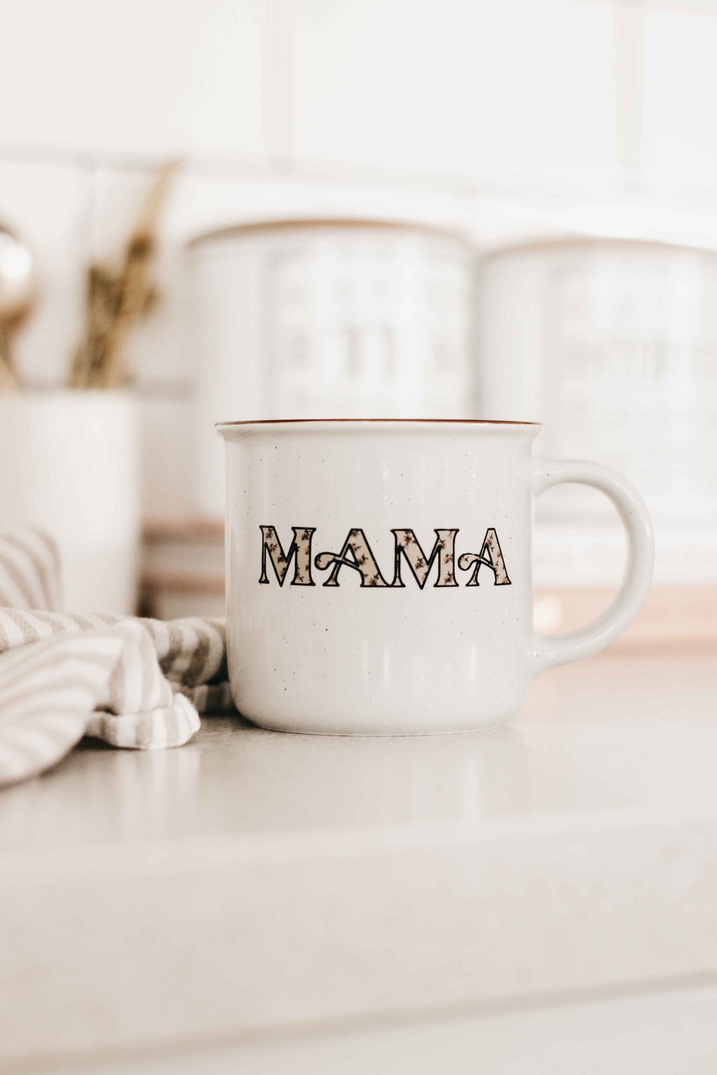 MUG: MAMA