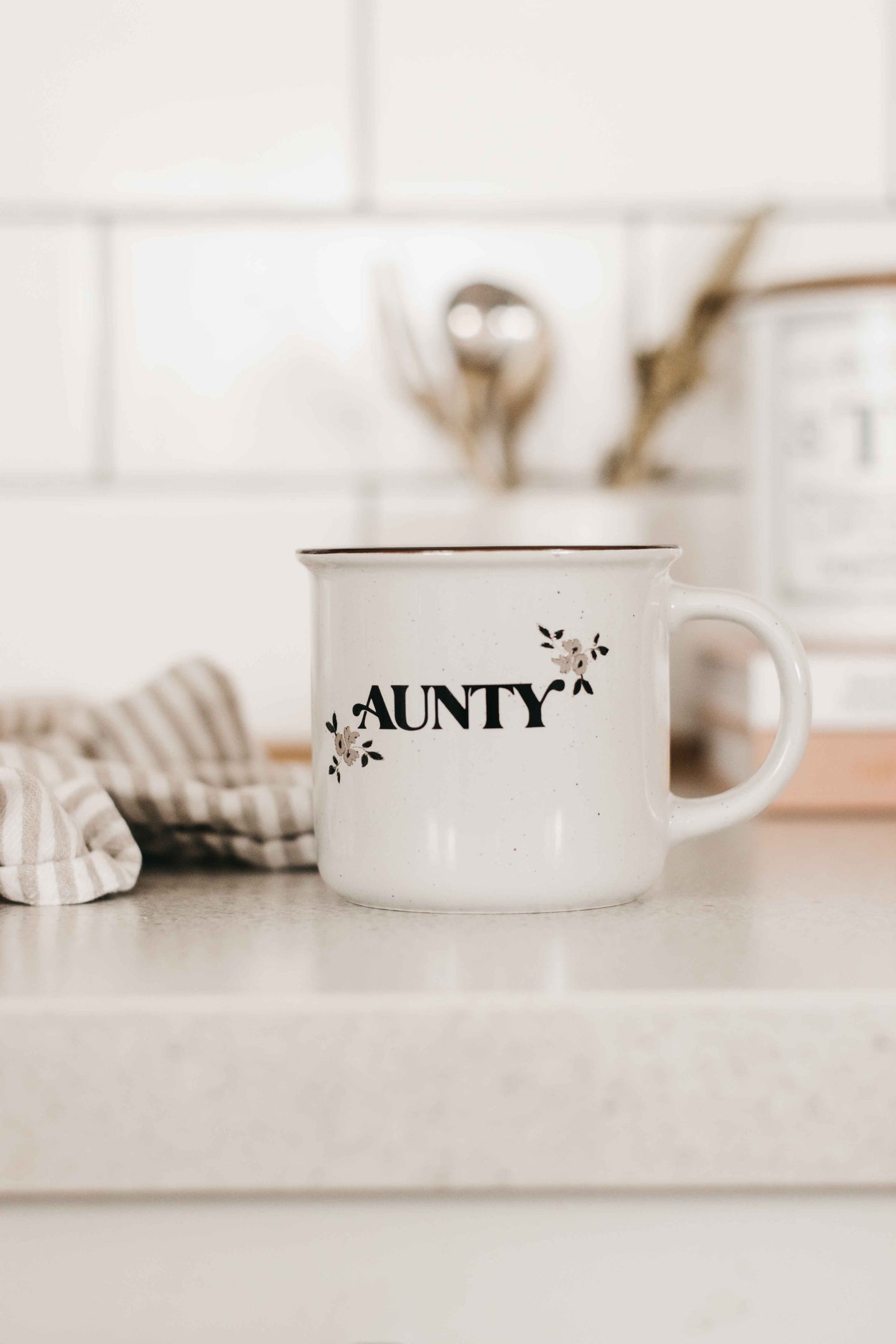 MUG: Aunty